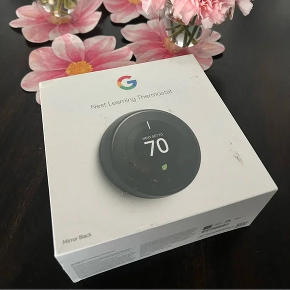 Nest Learning Thermostat - Picture 1 of 6